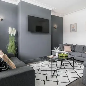 Beautiful 4bd Family Burley Leeds Leeds (West Yorkshire)